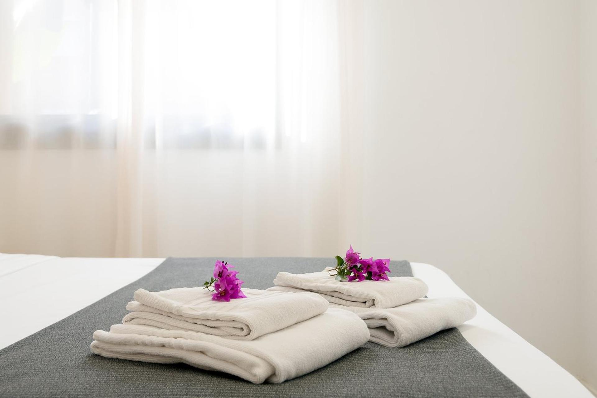Castell Beach Aparthotel Castelldefels Esterno foto